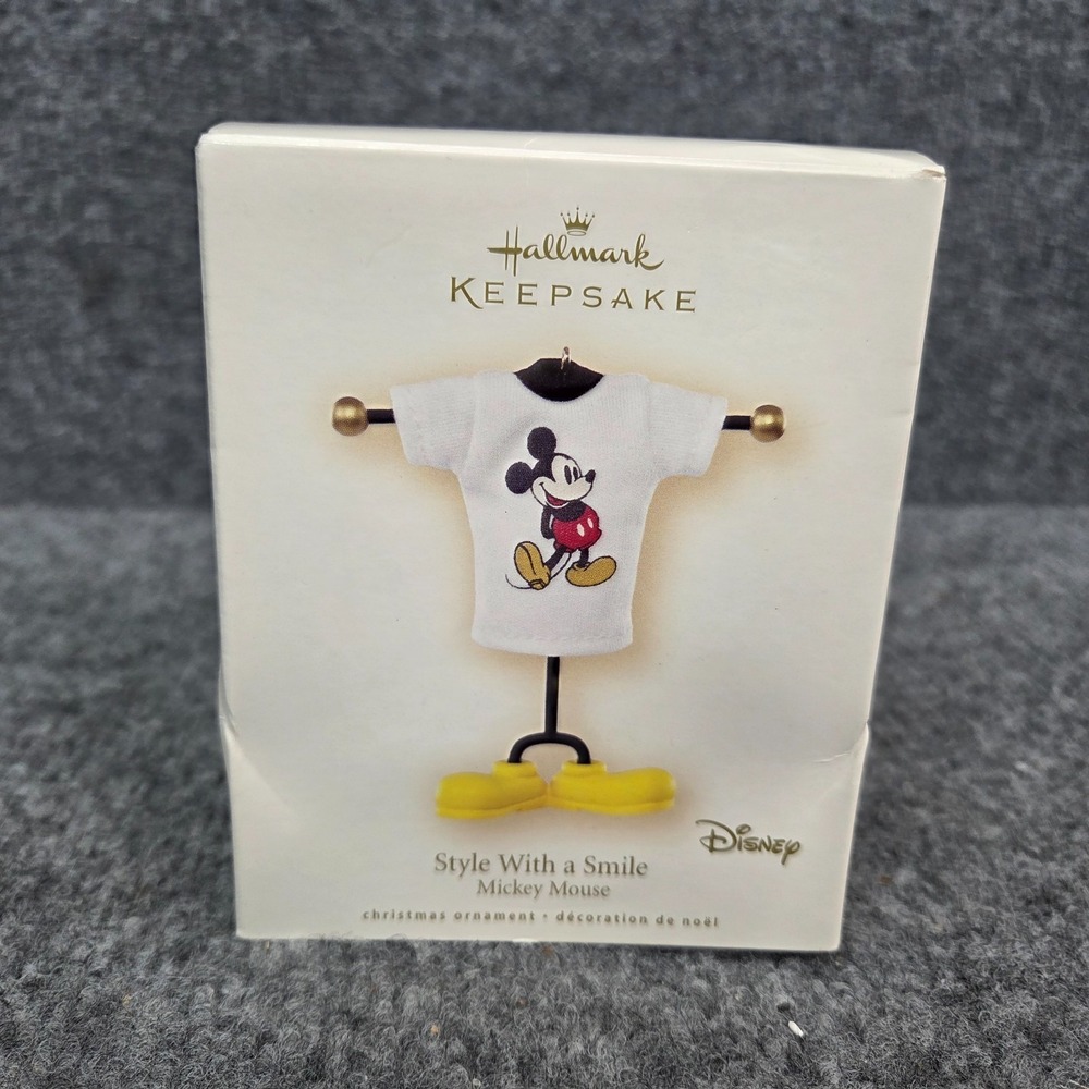 Mickey‎ Mouse 2007 Hallmark Keepsake Christmas Ornament Style With A Smile